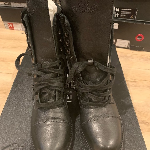 CHANEL Combat Boots 38.5 Black - Picture 5 of 8
